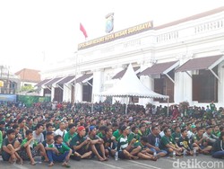 Ini Keseruan Nobar Persebaya vs Arema di Mapolrestabes Surabaya