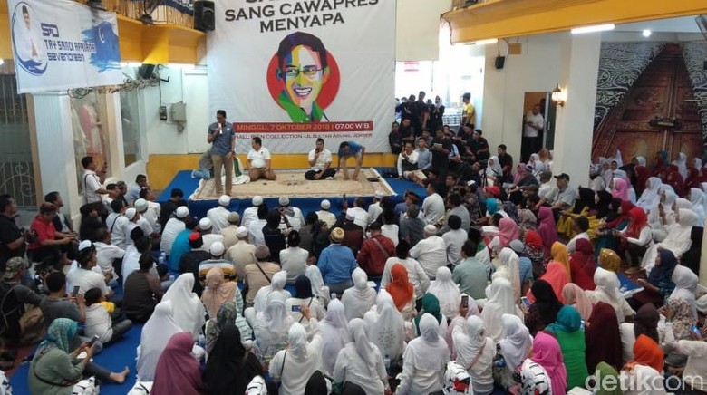 Kisah Pilu Sandiaga Motivasi Emak Permak Bodi di Jember