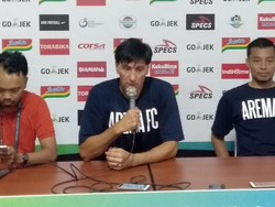 Disebut Diuntungkan Wasit, Ini Kata Pelatih Arema