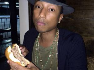 Gara-gara Ini Pharrell Williams Bakal Tuntut Donald Trump