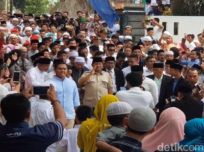 Momen Prabowo Hadiri Tasyakuran Ponpes di Sukabumi