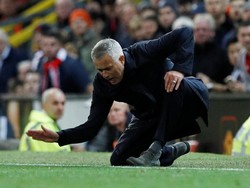 Manajer MU Jose Mourinho tak bisa menyembunyikan rasa frustrasinya. (Foto: Phil Noble/Reuters)