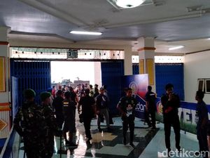 Tiba di Stadion Kanjuruhan, Pemain dan Official Persebaya Dibawa Rantis