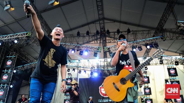 Aksi The Panas Dalam di Synchronize Fest 2018, Sabtu (6/10).