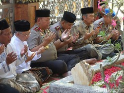 Ini yang Dibahas Saat Kapolda Jatim Silaturahmi ke Gus Solah