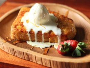 Bagaimana Kalau Sore Ini, Ngemil Roti Bakar dengan Topping Es Krim?