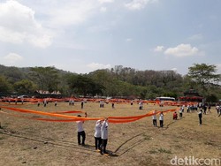 Kain Stagen 1.016 Meter Ini Dilelang untuk Didonasi ke Sulteng