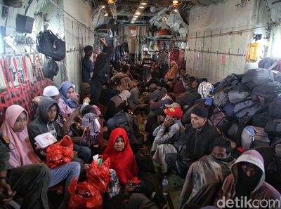 Korban Gempa Palu Dievakuasi dengan Hercules