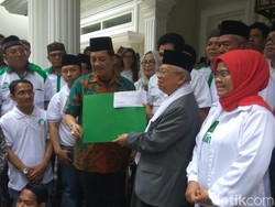 Maruf Amin Lepas Bantuan Relawan untuk Palu, Donggala dan Sigi