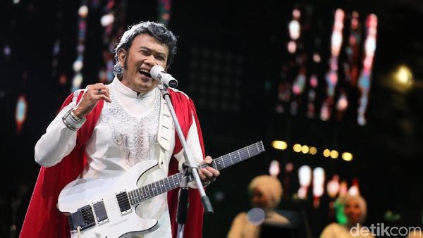 Hobaah, Rhoma Irama yang Penuh Tausiah di Synchronize Fest