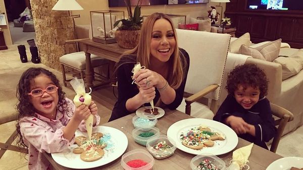 Pesona Diva Mariah Carey, Saat Masak Lasagna hingga Makan Bareng Kekasih
