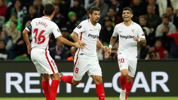 Nolito (tengah) membawa Sevilla unggul lebih dahulu di menit ke-37.