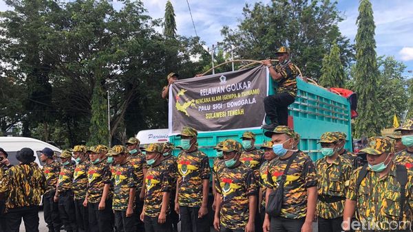 Golkar Serahkan Bantuan untuk Korban Gempa dan Tsunami Sulteng