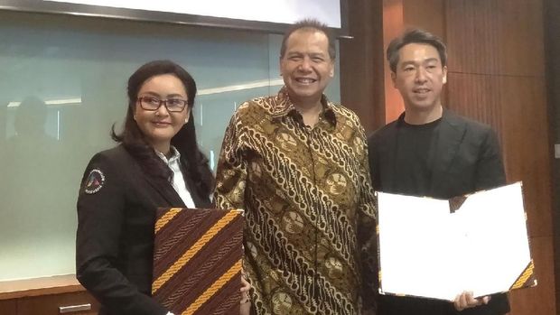 Penandatanganan kerja sama Transmedia dengan SM Entertainment