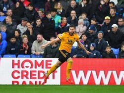 Selain menjaga lini pertahanan Wolverhampton dengan baik, Matt Doherty pahlawan kemenangan timnya lewat gol tunggal yang dibuat. (Dylan Martinez/REUTERS)