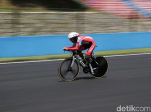 Fadli dan Saori Raih Perak Asian Para Games 2018 Fadli dan Saori Raih Perak Asian Para Games 2018