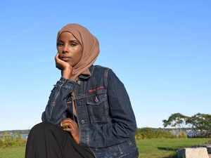 Viral, Model Berhijab Diusir dari Gerai Dunkin Donuts