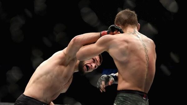 Pertarungan Khabib Vs McGregor di Garasi, Menang Siapa?