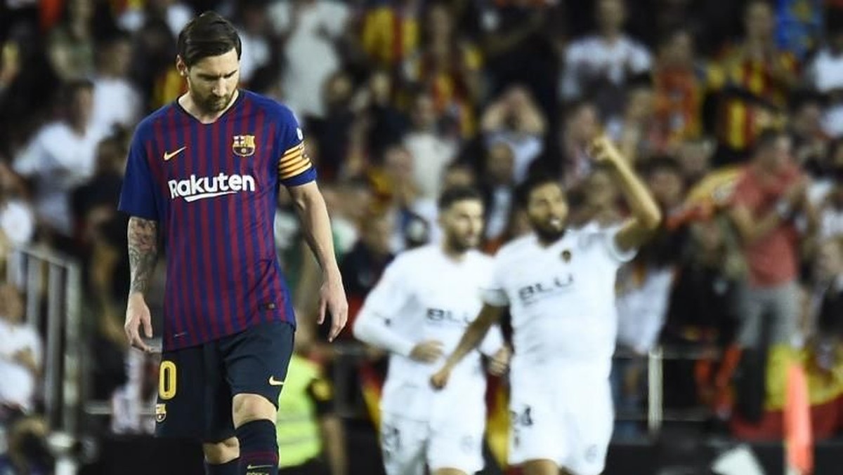 Barcelona jadi salah satu tim besar Eropa yang tersendat di musim ini (Foto: JOSE JORDAN/AFP PHOTO)