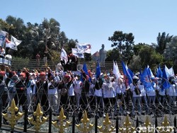 Ini Tanggapan Gubernur Soekarwo Soal Demo Buruh di Grahadi