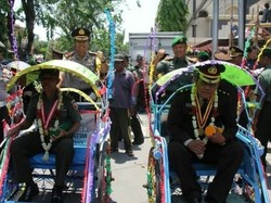 Purna Bhakti Bersama, Purnawirawan TNI Polri di Lamongan Diarak Becak