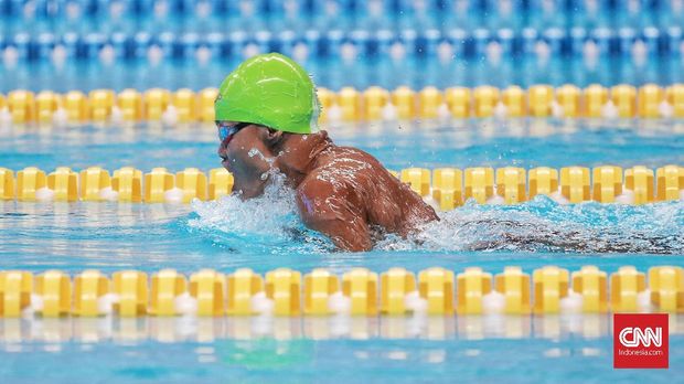 Aris meraih medai perak di cabor para renang Asian Para Games 2018. (