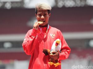 Rica Oktavia Raih Emas Lompat Jauh Putri Rica Oktavia Raih Emas Lompat Jauh Putri