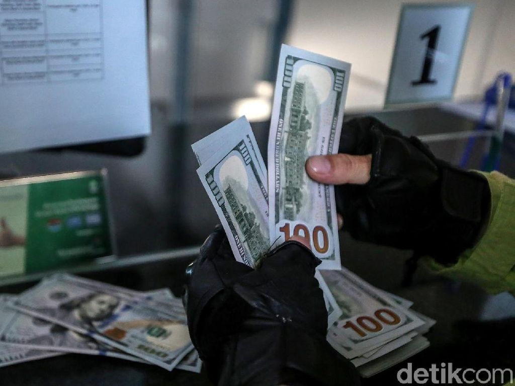 Soal Kurs Rupiah, BI Lebih Pede Ketimbang Pemerintah Soal Kurs Rupiah, BI Lebih Pede Ketimbang Pemerintah