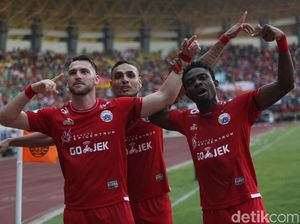 Persija Gulung Perseru 2-1