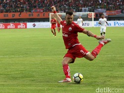 Dengan tambahan tiga angka ini, Persija mengumpulkan 39 poin hingga bertengger di posisi ketiga.