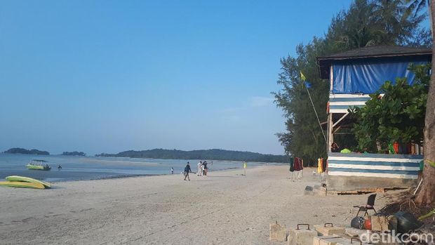 Mengintip Indahnya Pantai Lagoi di Pulau Bintan