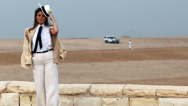 Foto: Gaya Melania Trump yang Disebut Mirip Tokoh Fiksi Nazi
