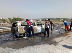 Mobil Terbakar di Tol Gempol- Pandaan, Dua WN Jepang Selamat