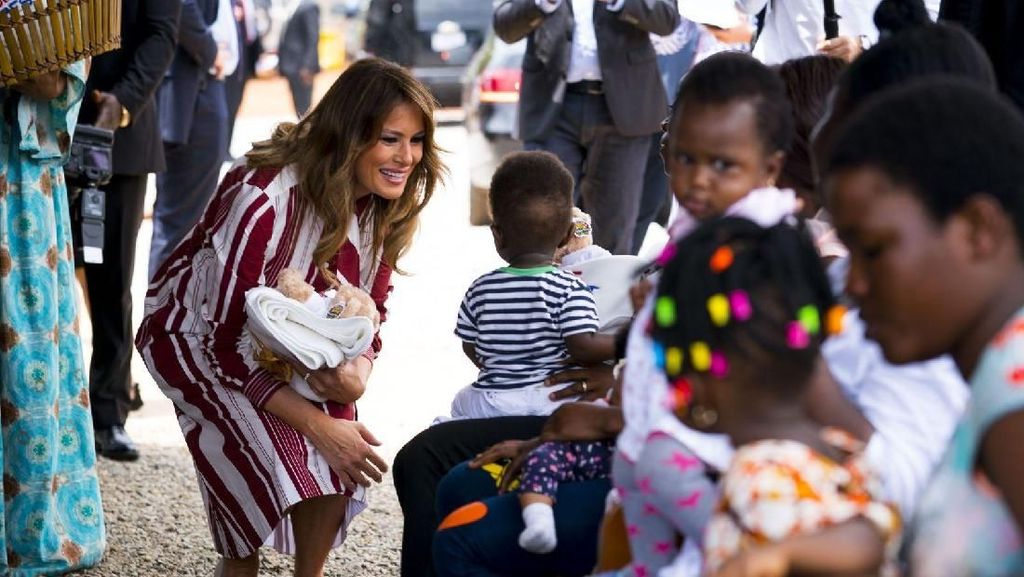 Foto: Pertama Kalinya Melania Trump Berkunjung ke Afrika