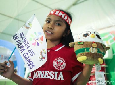 Momo si Maskot Asian Para Games Diserbu Pembeli