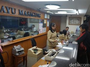 Dolar AS Nyaris Rp 15.300, Money Changer Masih Sepi