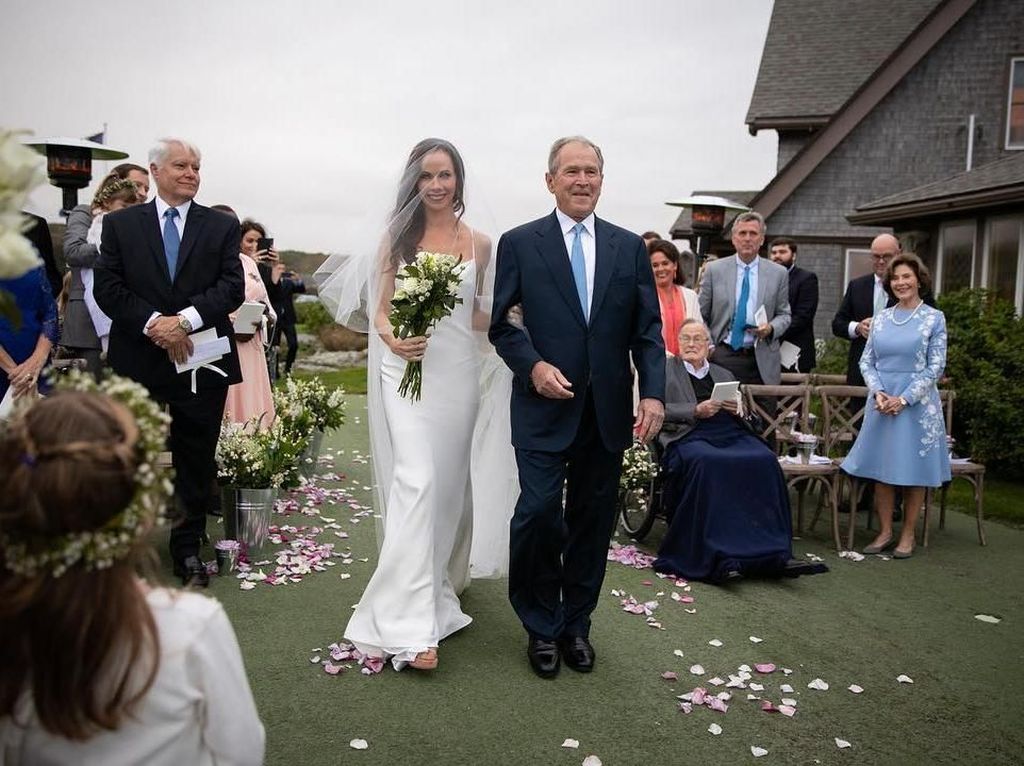 Putri George W. Bush Ternyata Mempercepat Pernikahan, Alasannya Mengharukan Putri George W. Bush Ternyata Mempercepat Pernikahan, Alasannya Mengharukan