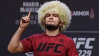 Gaya Khabib Nurmagomedov, Juara UFC yang Garang Tapi Suka Pakai Wig Pirang