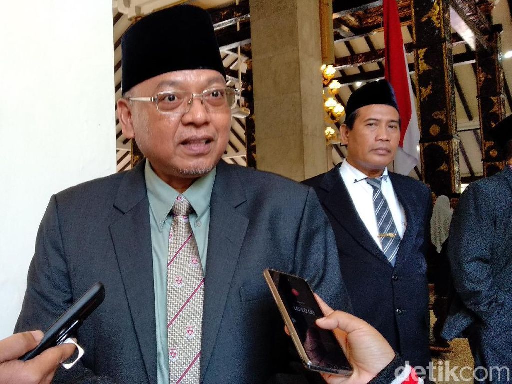Jadi Tersangka Dua Kasus, Bupati Malang Penuhi Panggilan KPK Jadi Tersangka Dua Kasus, Bupati Malang Penuhi Panggilan KPK
