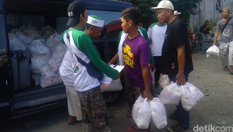 FPI Salurkan 10 Truk Bantuan untuk Korban Gempa-Tsunami Sulteng