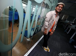 Mengenal Musik Lewat Drum, Ahmad Abdul Kini Mantap Bernyanyi