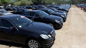 Parkiran Mobil Mewah Pejabat Bank Dunia-IMF