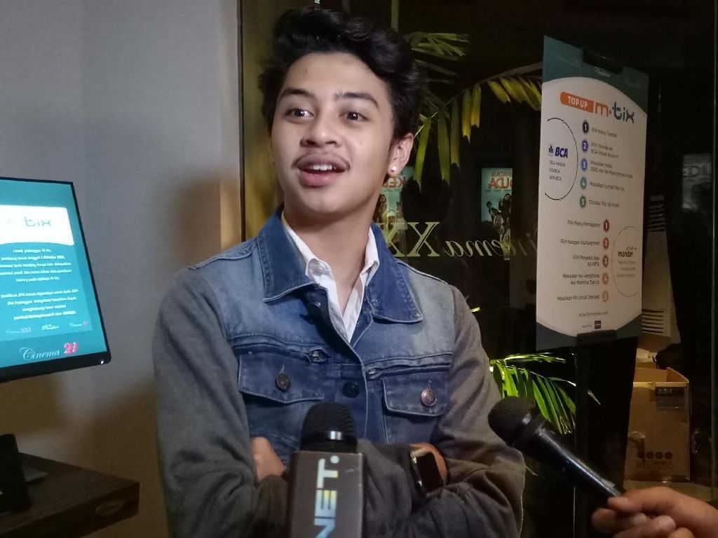 Tahun Baru, Bastian Steel Liburan ke Lombok Bareng Sahabat Tahun Baru, Bastian Steel Liburan ke Lombok Bareng Sahabat
