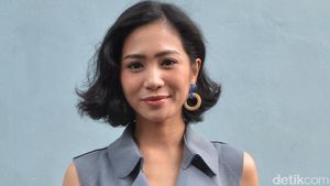 Bunga Zainal, Si Ibu Muda