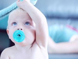 Adakah Dampak Dot Bayi pada Cara Bicara Balita?