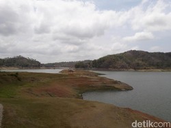 Spot Wisata Dadakan Seiring Surutnya Bendungan Sermo Kulon Progo
