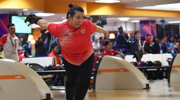 Elsa Maris meraih emas Asian Para Games 2018 di cabor tenpin bowling