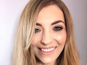 Wanita Ini Alami Hal Mengerikan karena Stres Menyiapkan Pesta Pernikahan Wanita Ini Alami Hal Mengerikan karena Stres Menyiapkan Pesta Pernikahan