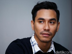 Rahasia Sehat Darius Sinathrya: Suka Makan di Rumah