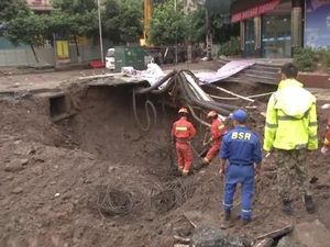 Penampakan Lubang Menganga yang Tewaskan 2 Orang di China